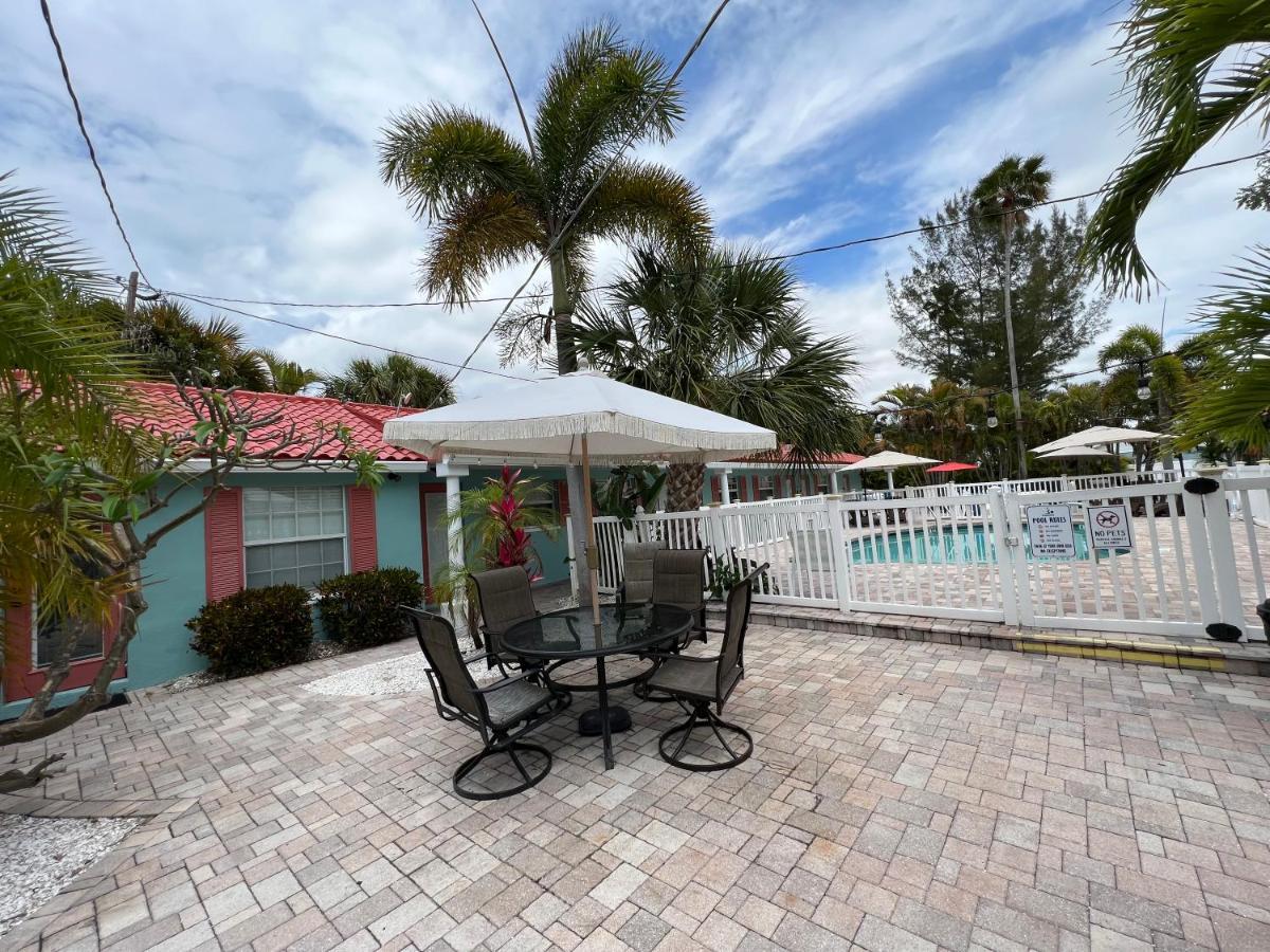 Hotel Blue Waters Treasure Island Extérieur photo