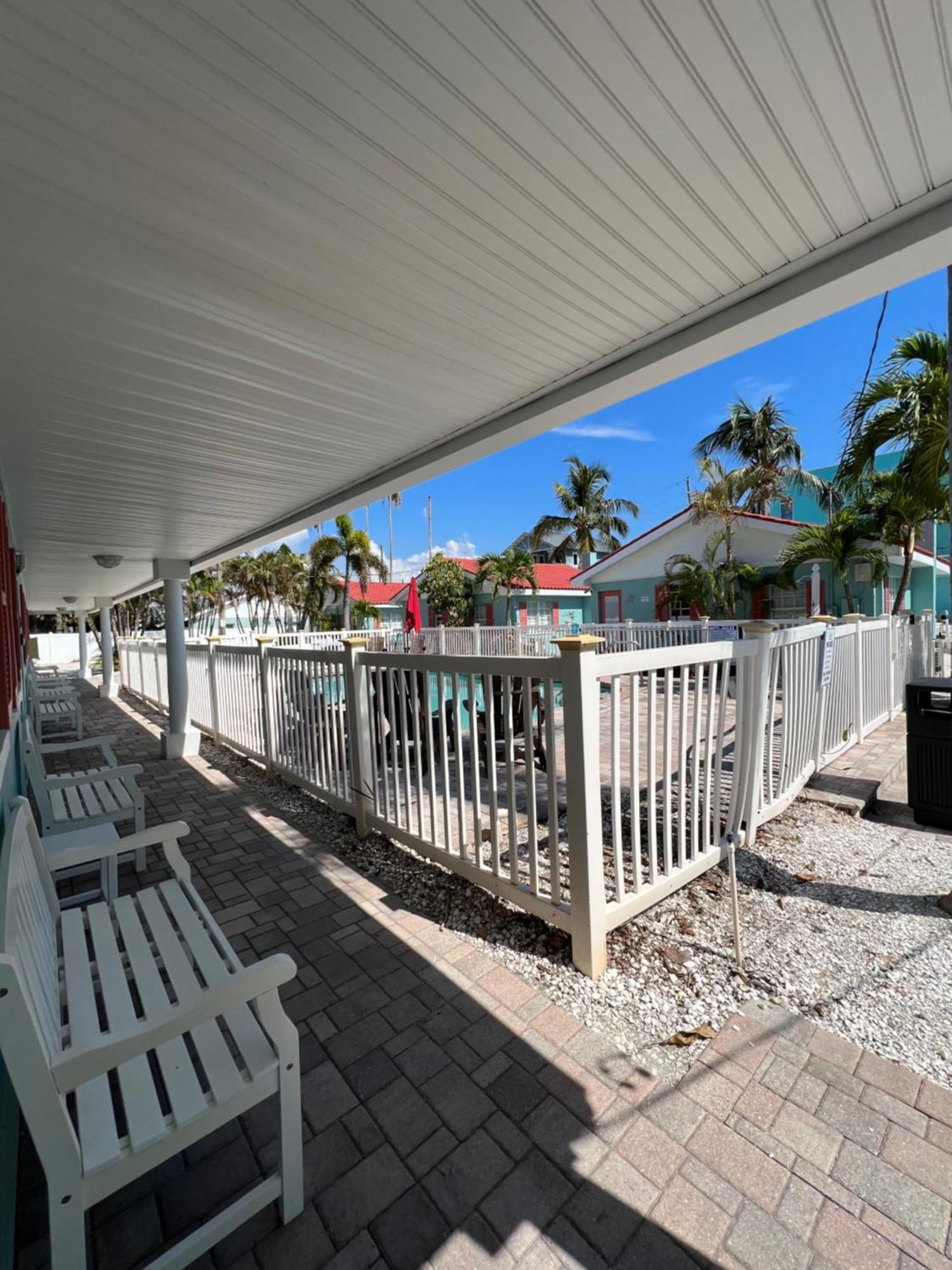Hotel Blue Waters Treasure Island Extérieur photo