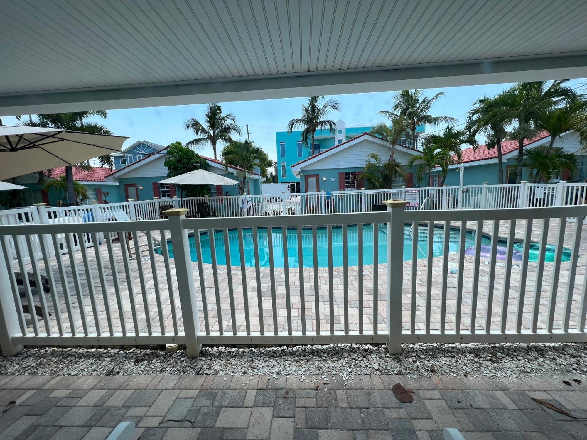 Hotel Blue Waters Treasure Island Extérieur photo