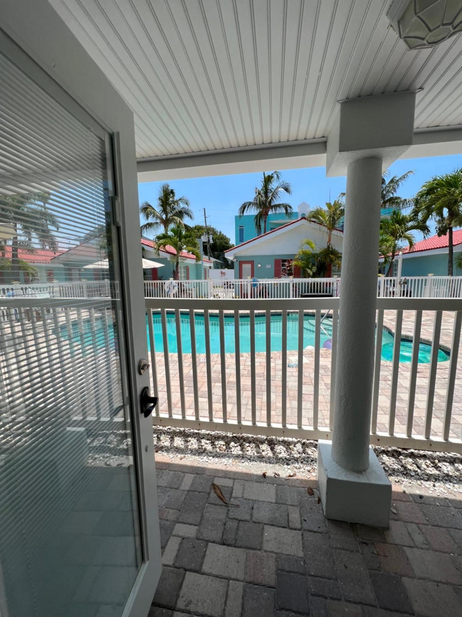 Hotel Blue Waters Treasure Island Extérieur photo